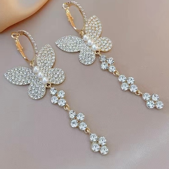 Stunning Gold Rhinestones Butterfly Earrings - Picture 2 of 3
